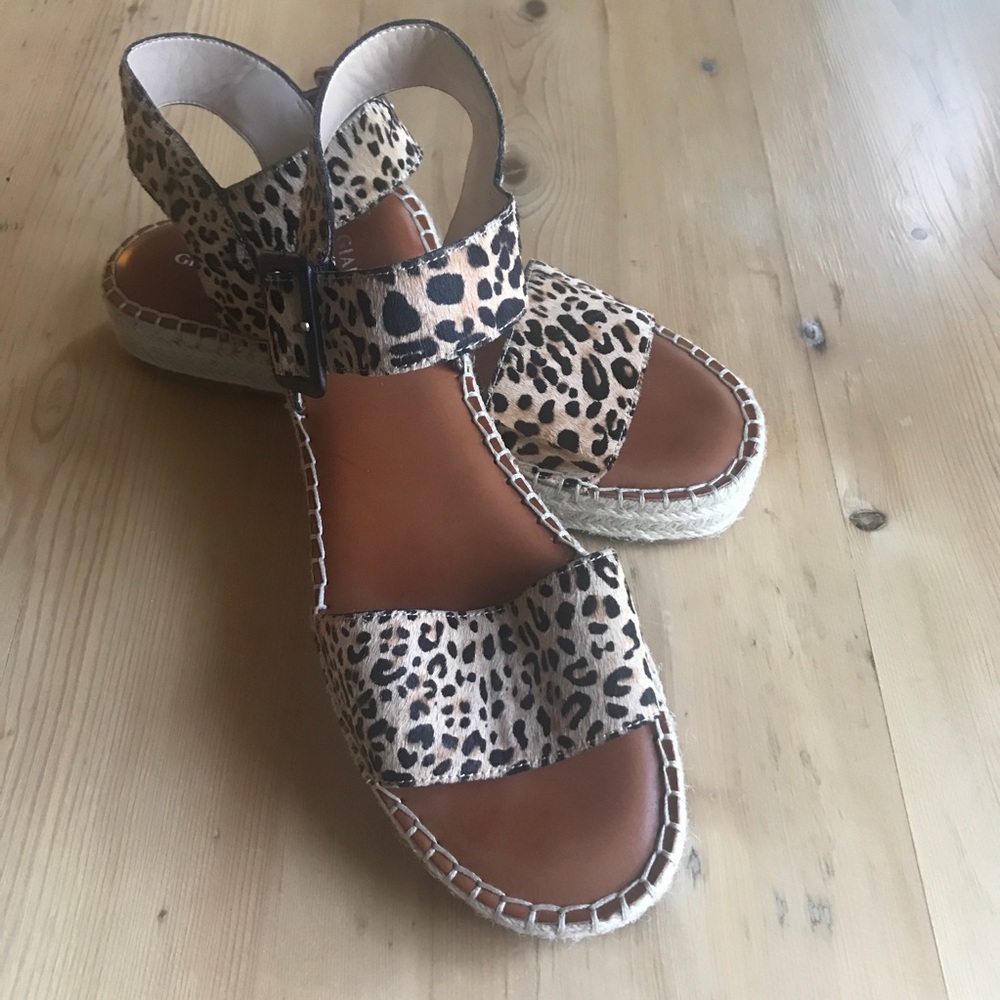 Gianni Bini Kaygan Leopard Calfhair Leather Edpadrille 1.25” Platform Sandal 10